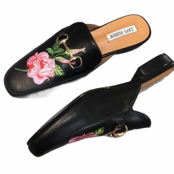 Black Floral Cape Robbin Mules - Picture 3 of 7